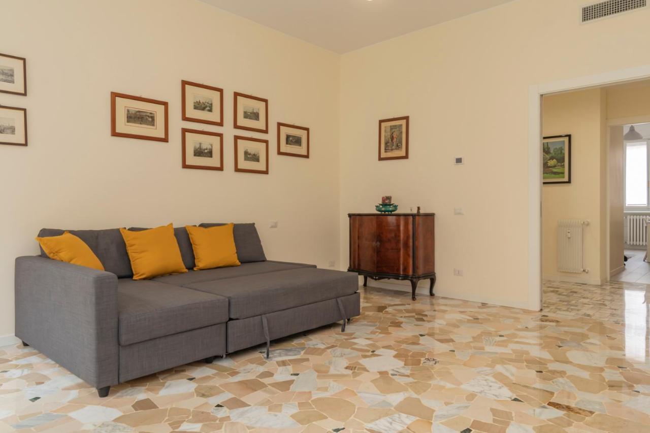 Joivy Modern 2Bed Flat With Balcony, 250M From M5 Foppa And M2 Sant'Agostino Appartement Milaan Buitenkant foto