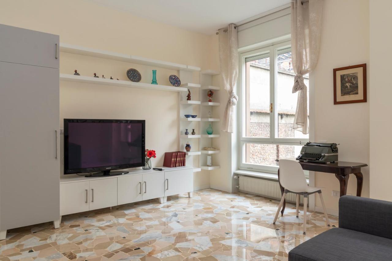 Joivy Modern 2Bed Flat With Balcony, 250M From M5 Foppa And M2 Sant'Agostino Appartement Milaan Buitenkant foto