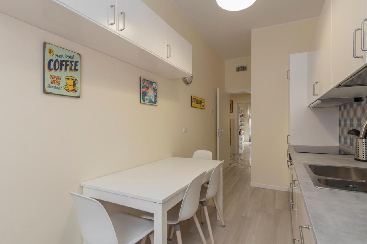 Joivy Modern 2Bed Flat With Balcony, 250M From M5 Foppa And M2 Sant'Agostino Appartement Milaan Buitenkant foto